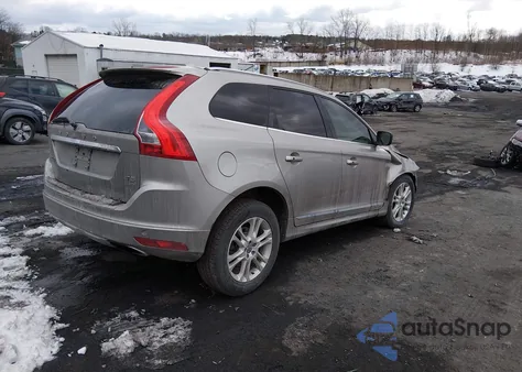 2016 Volvo Xc60 T5 Platinum z USA, uszkodzony, nr VIN YV4612RM4G2843333